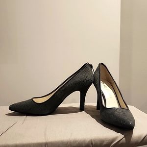 Size 11 gray Anne Klein heels